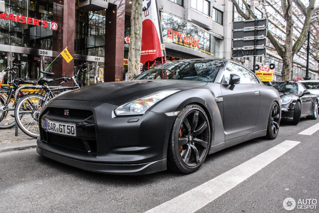 Nissan GT-R