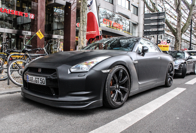 Nissan GT-R