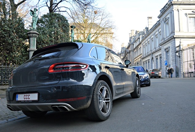 Porsche 95B Macan Turbo