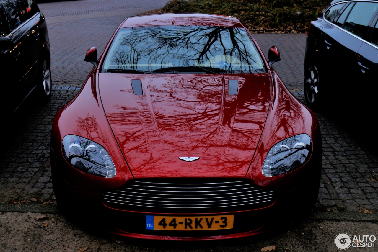 Aston Martin V8 Vantage