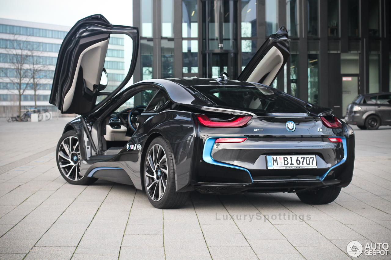 BMW i8