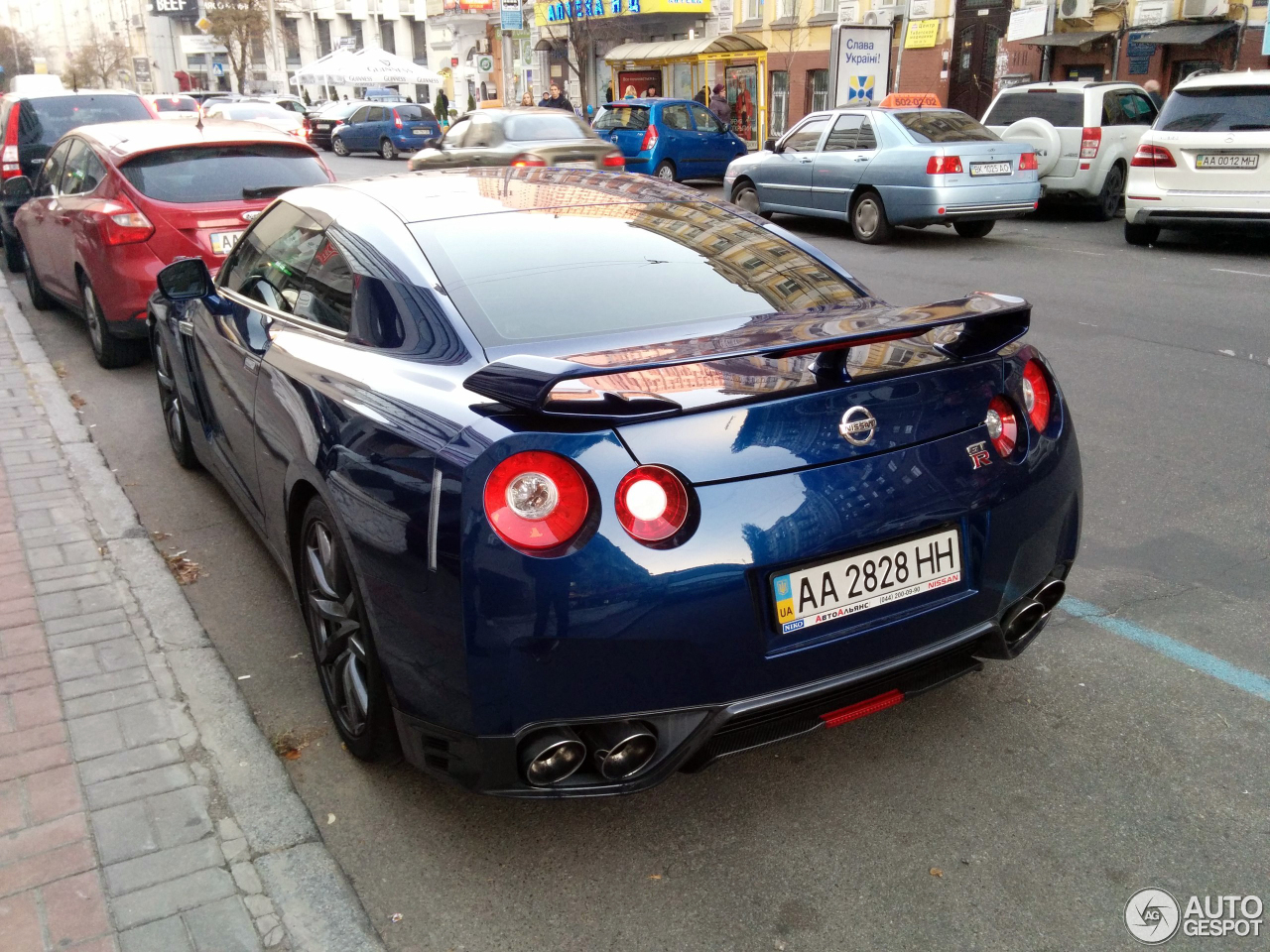 Nissan GT-R 2012