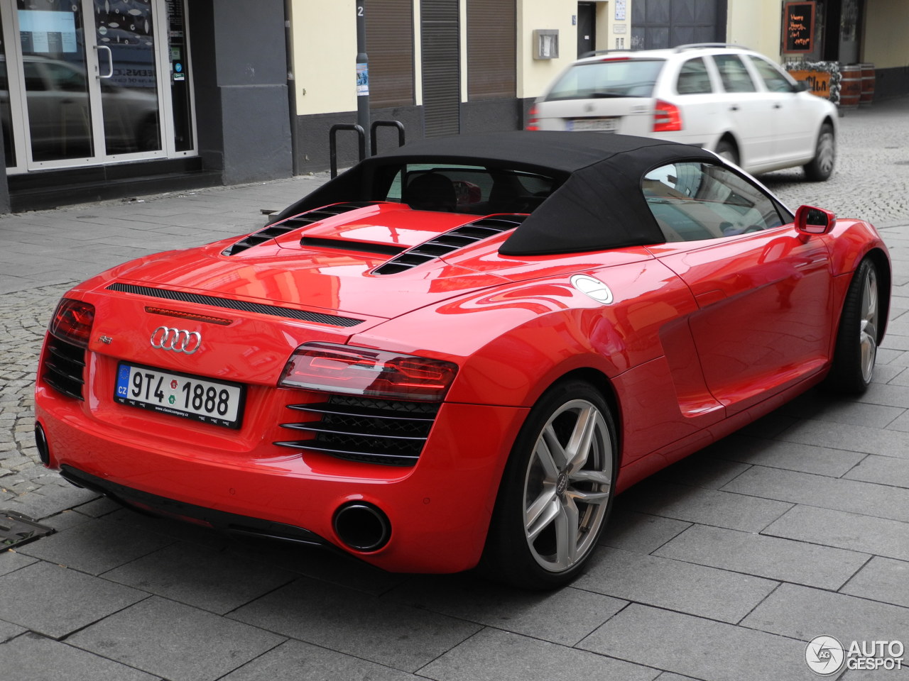 Audi R8 V8 Spyder 2013