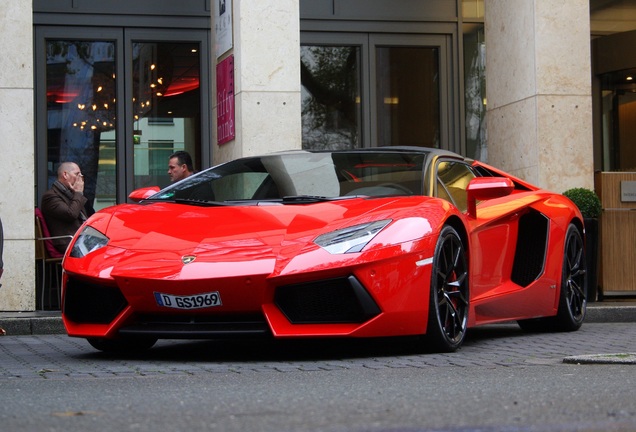 Lamborghini Aventador LP700-4 Roadster