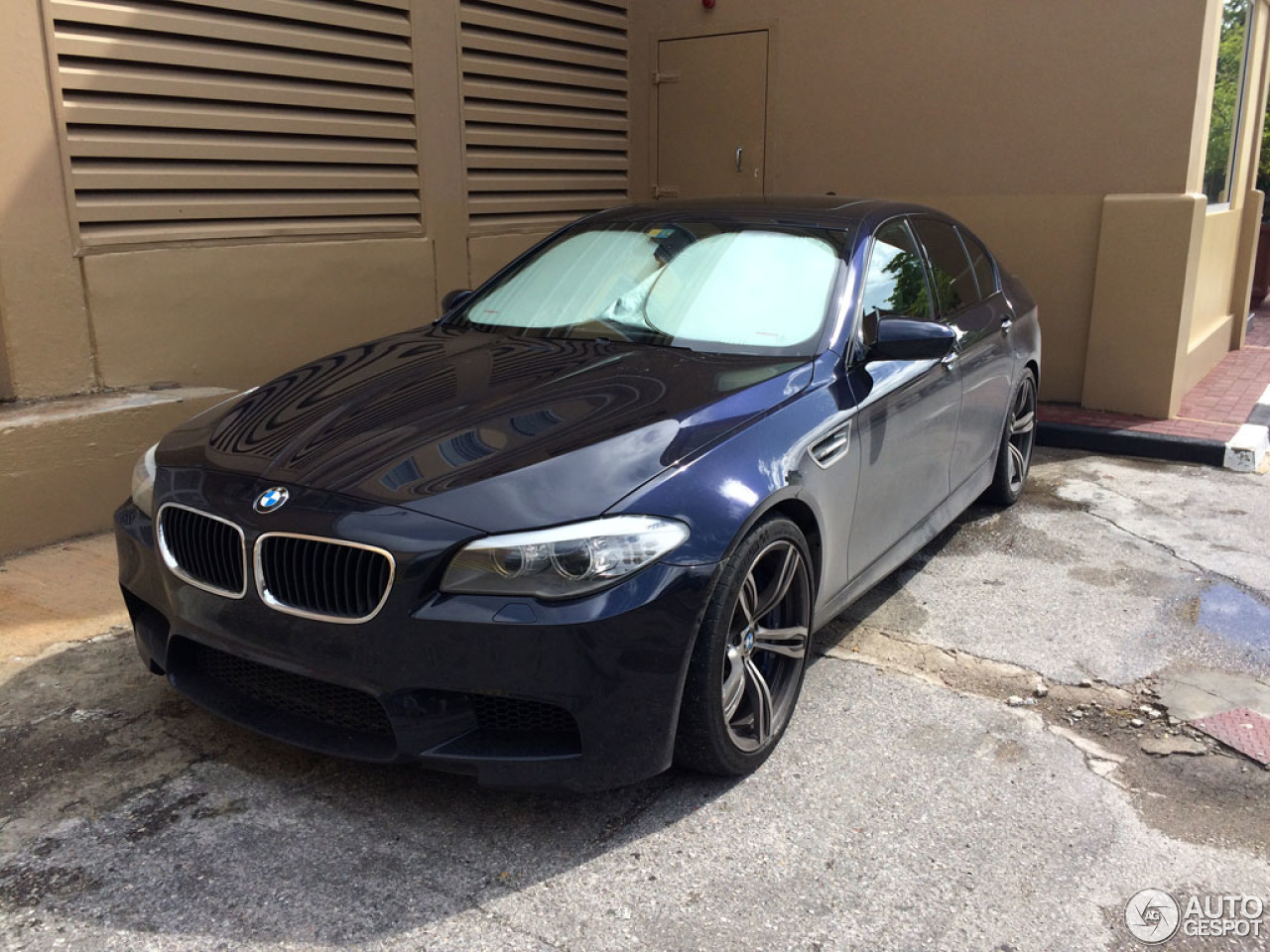 BMW M5 F10 2011