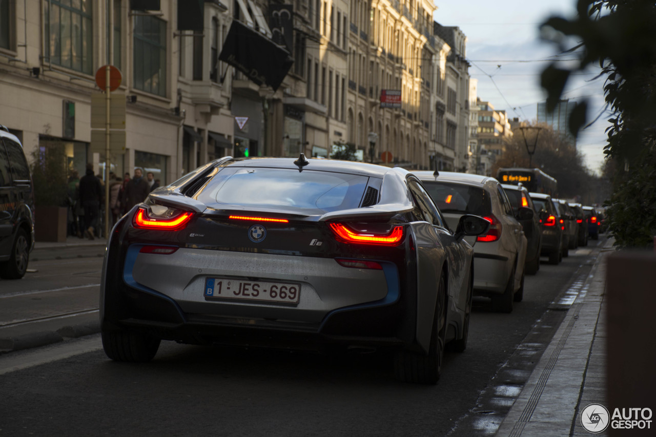 BMW i8