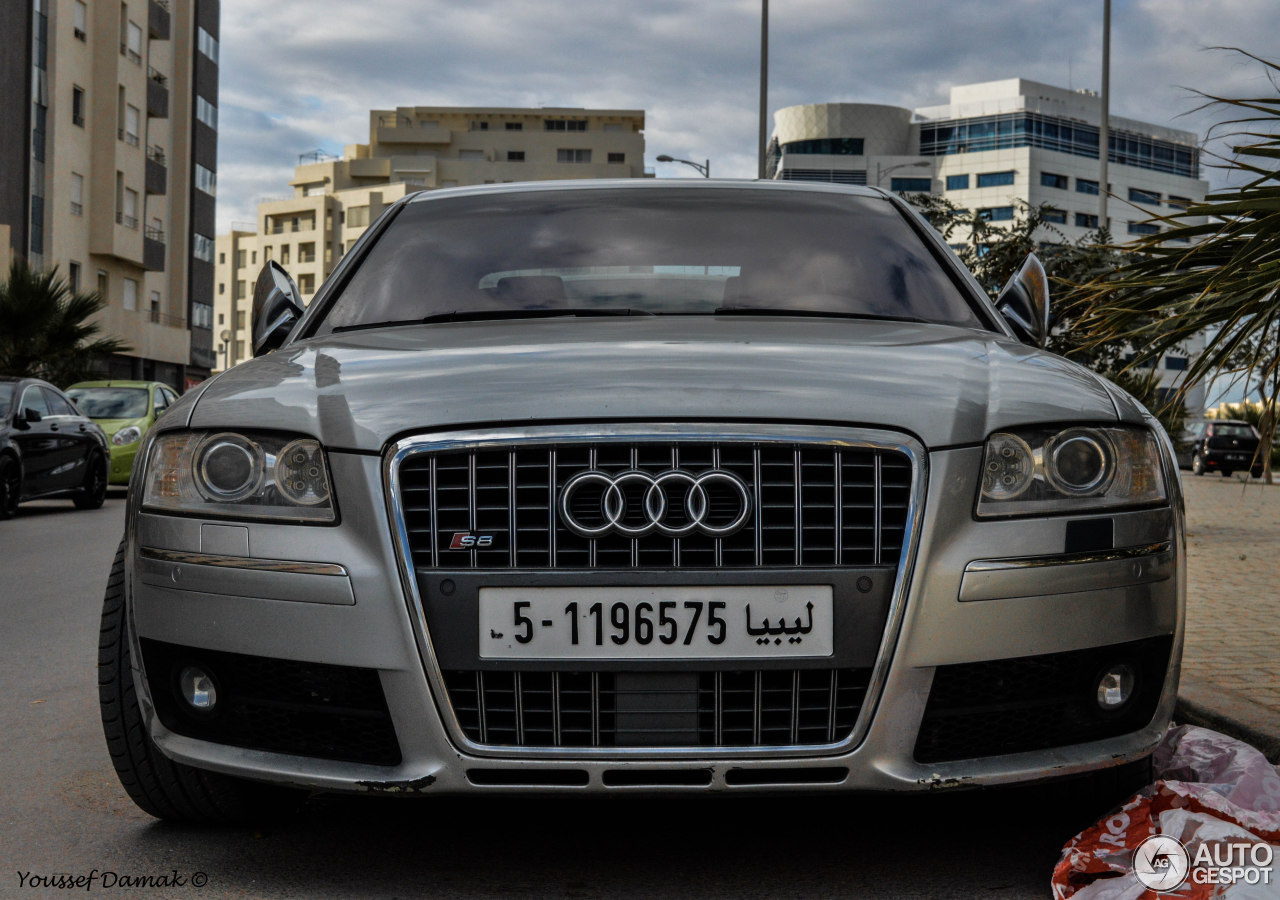 Audi S8 D3