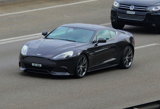 Aston Martin Vanquish 2013