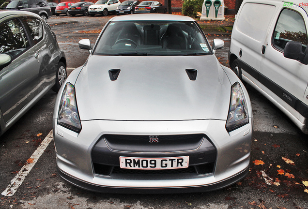 Nissan GT-R