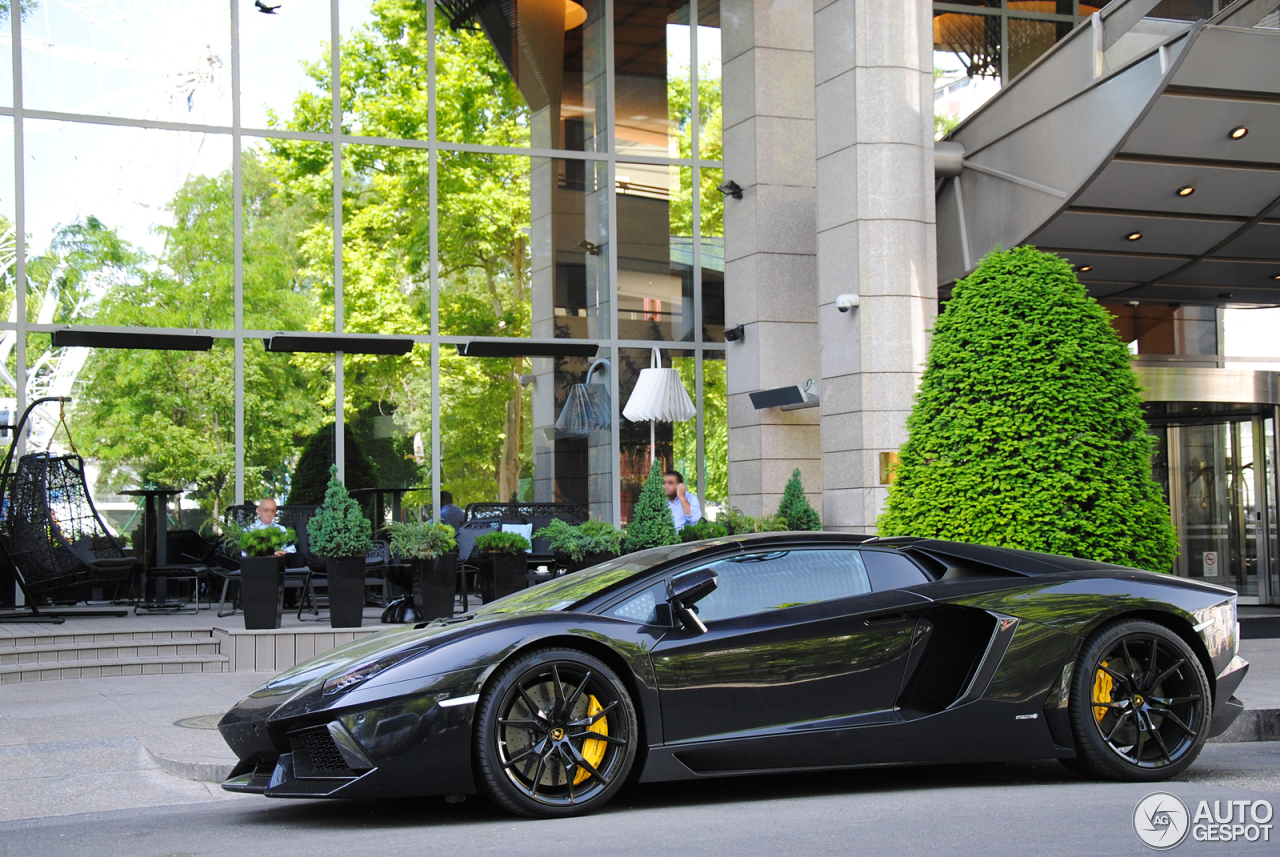 Lamborghini Aventador LP700-4 Roadster