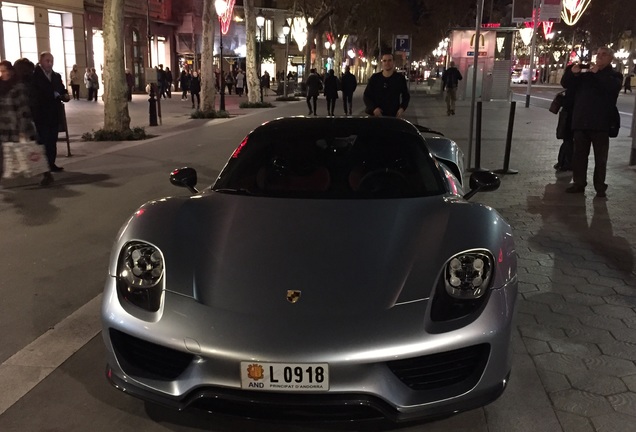 Porsche 918 Spyder Weissach Package