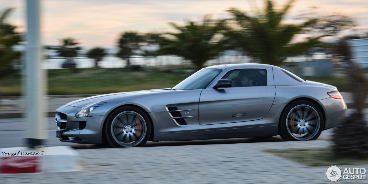 Mercedes-Benz SLS AMG