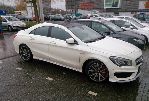 Mercedes-Benz CLA 45 AMG C117