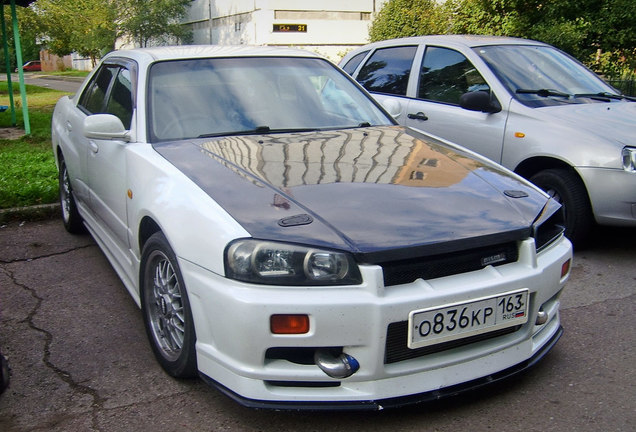 Nissan Skyline R34 Sedan