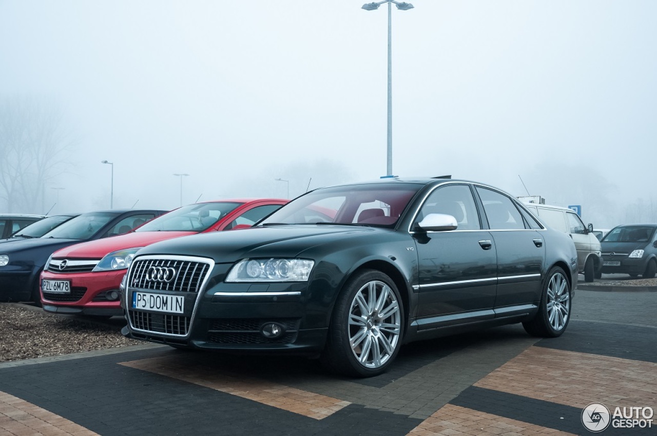 Audi S8 D3