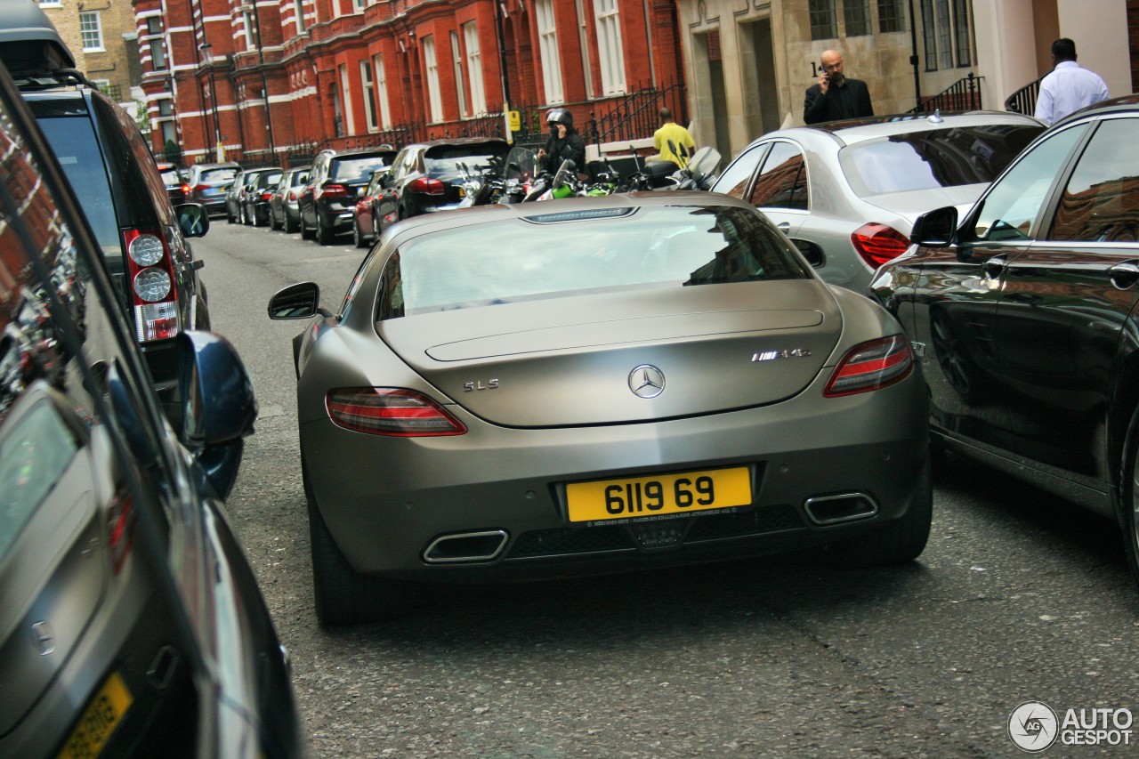 Mercedes-Benz SLS AMG