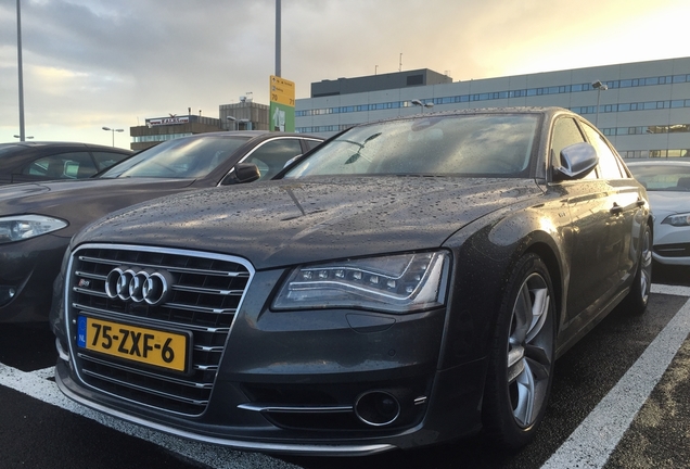 Audi S8 D4