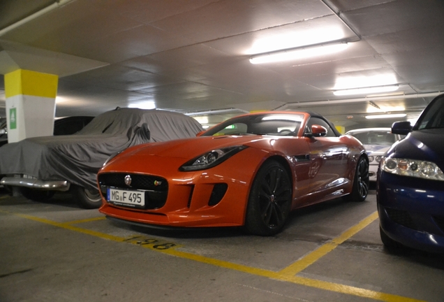 Jaguar F-TYPE S V8 Convertible