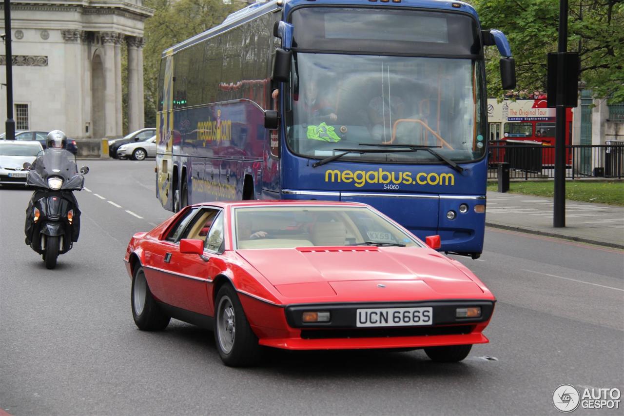 Lotus Esprit S2