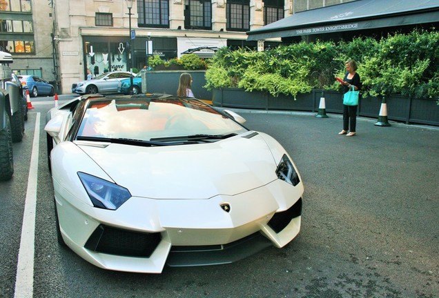 Lamborghini Aventador LP700-4 Roadster