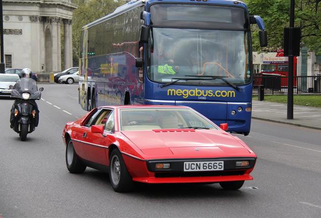 Lotus Esprit S2