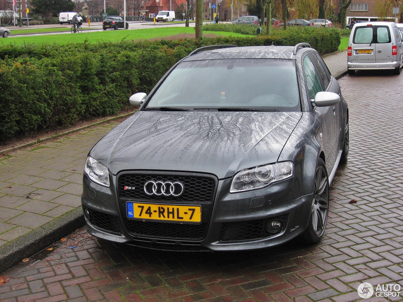 Audi RS4 Avant B7