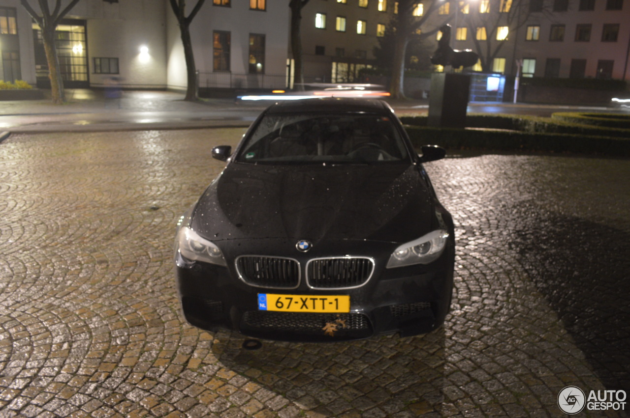 BMW M5 F10 2011