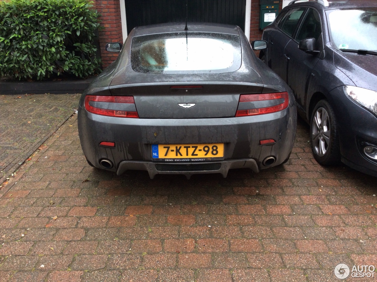 Aston Martin V8 Vantage