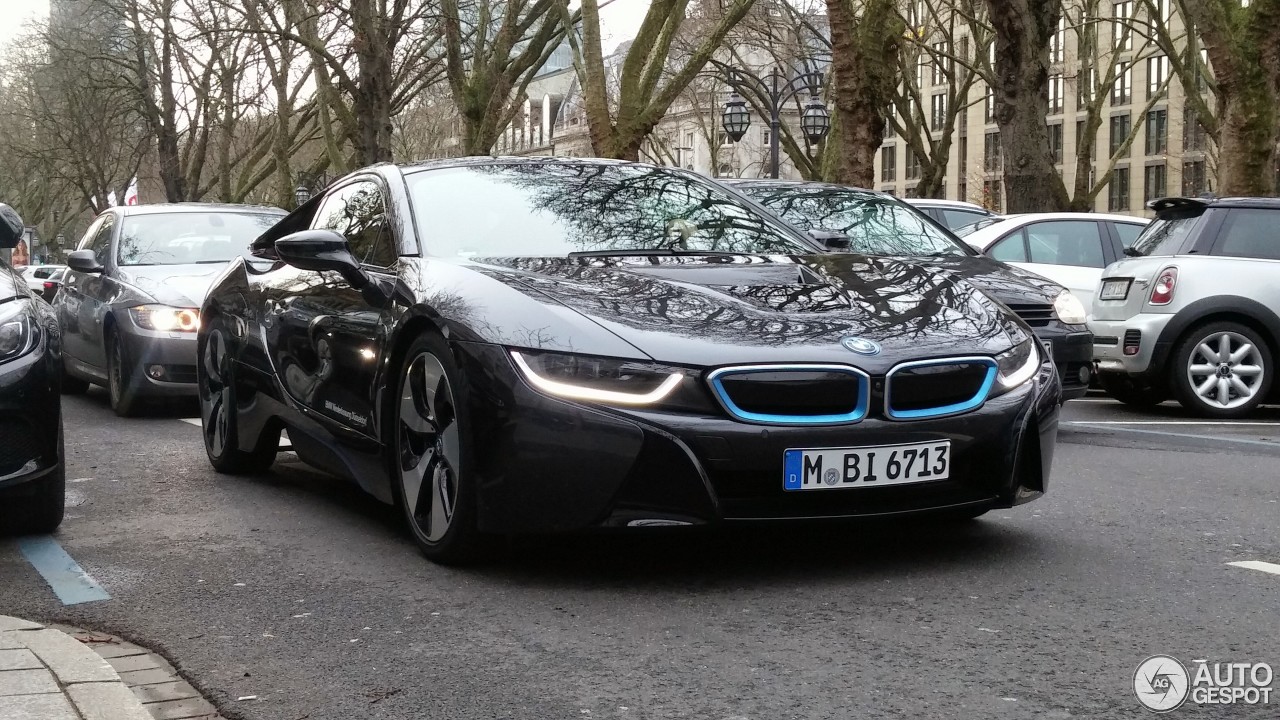 BMW i8