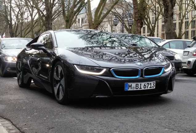 BMW i8