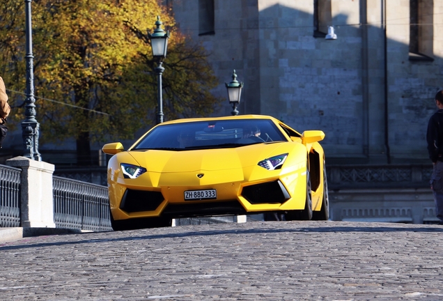 Lamborghini Aventador LP700-4