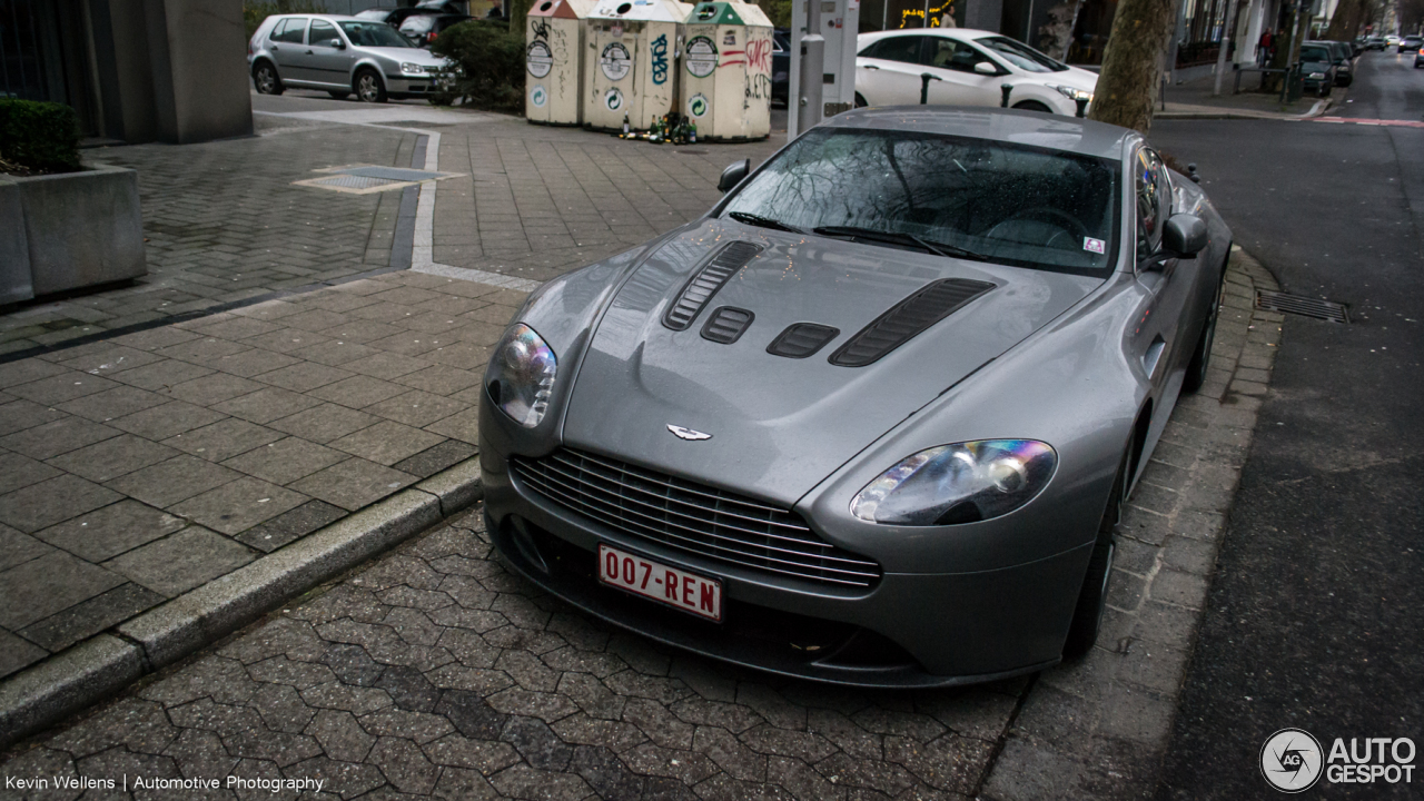 Aston Martin V12 Vantage