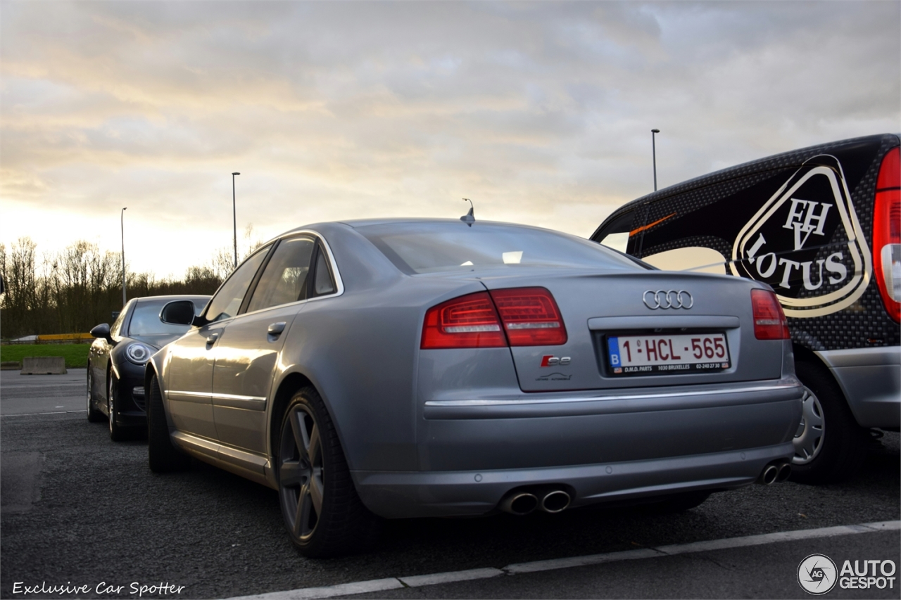 Audi S8 D3