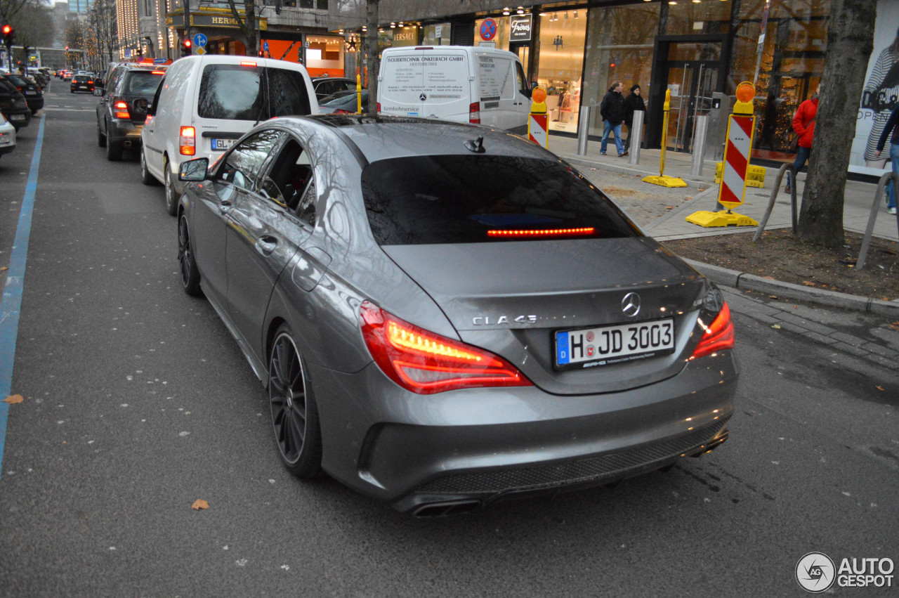 Mercedes-Benz CLA 45 AMG C117