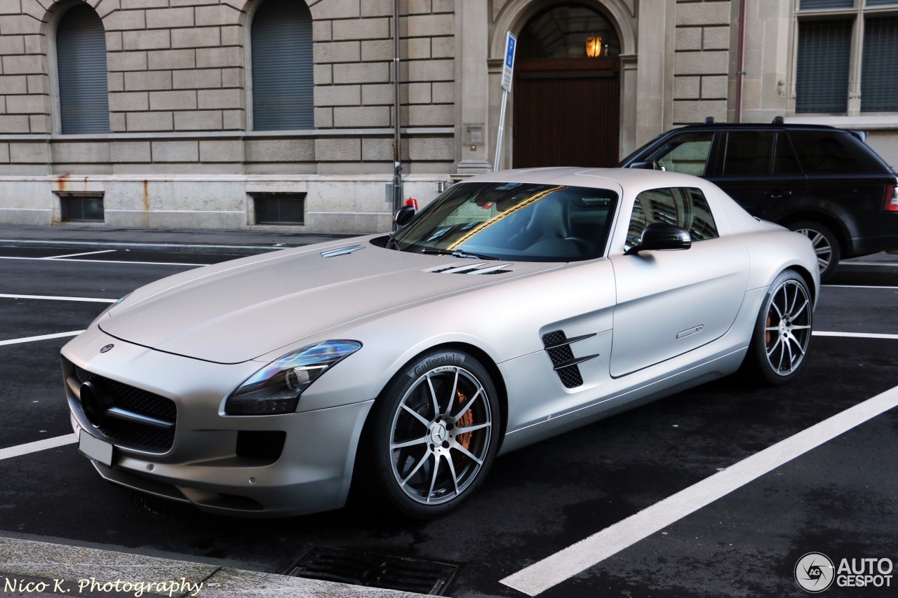 Mercedes-Benz SLS AMG