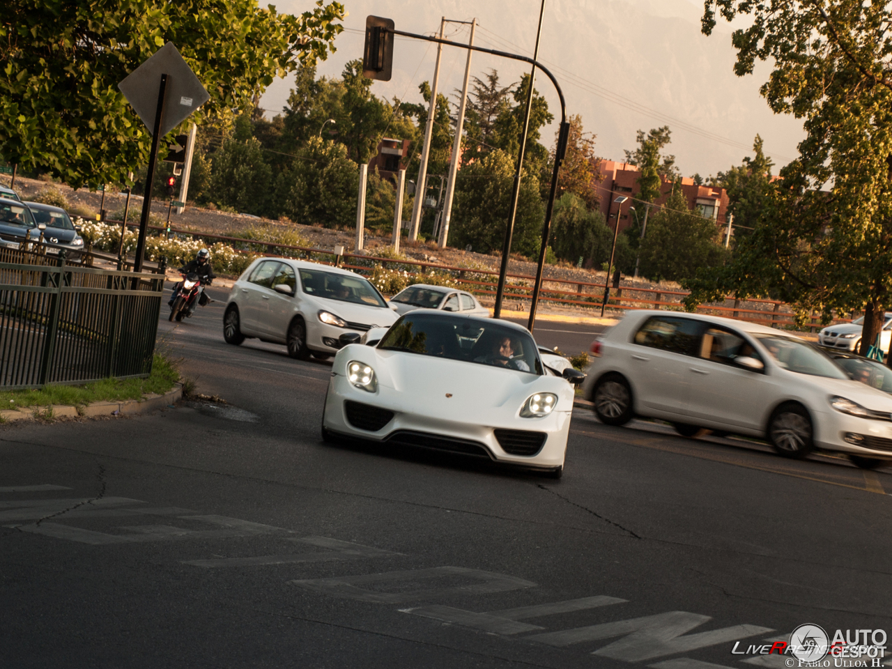 Porsche 918 Spyder Weissach Package