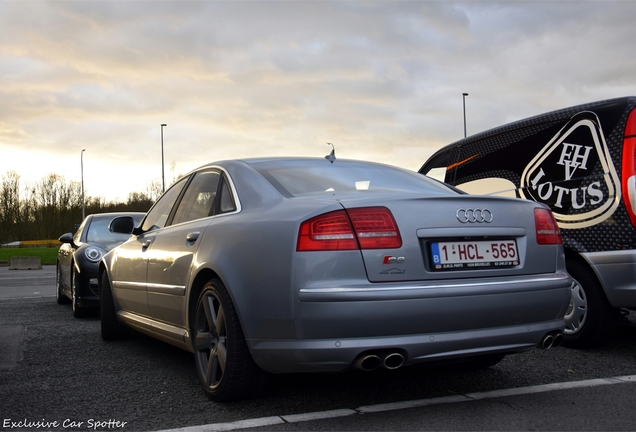 Audi S8 D3