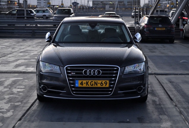 Audi S8 D4