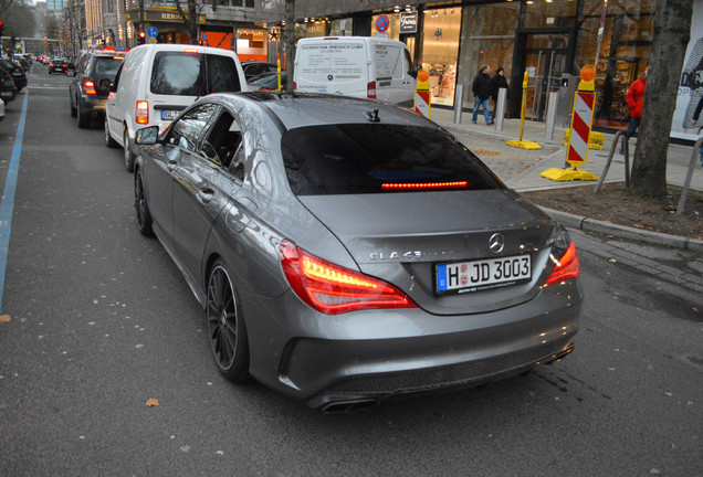 Mercedes-Benz CLA 45 AMG C117