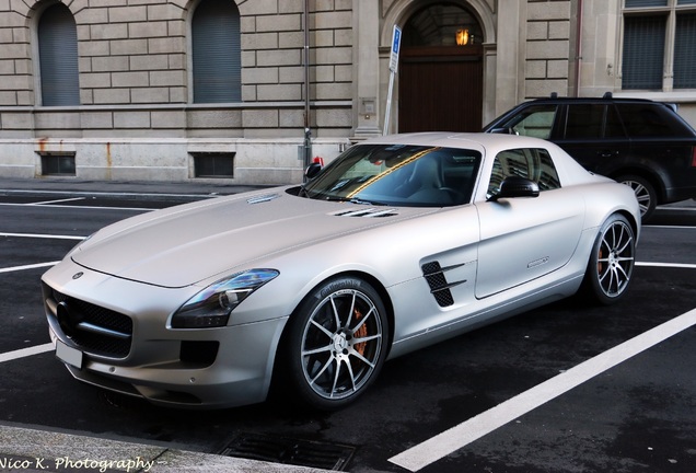 Mercedes-Benz SLS AMG