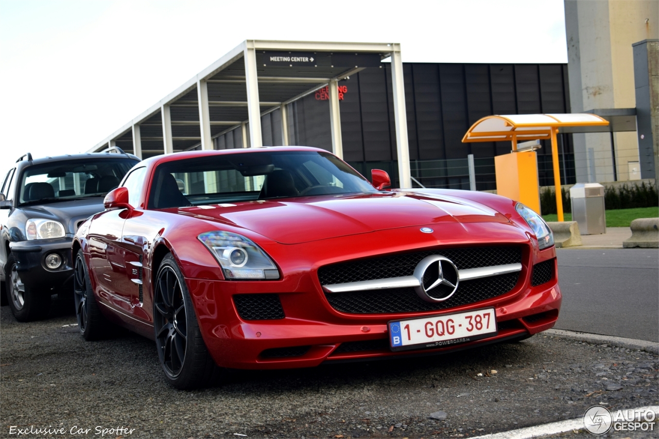 Mercedes-Benz SLS AMG