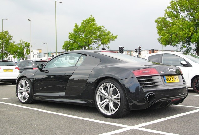 Audi R8 V10 Plus 2013