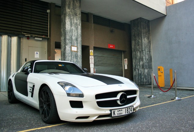 Mercedes-Benz SLS AMG