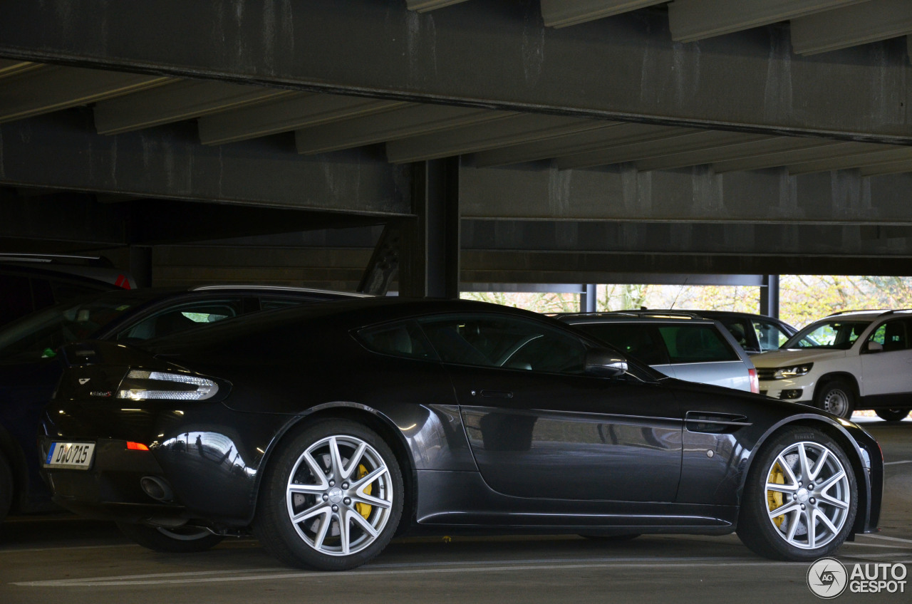 Aston Martin V12 Vantage S