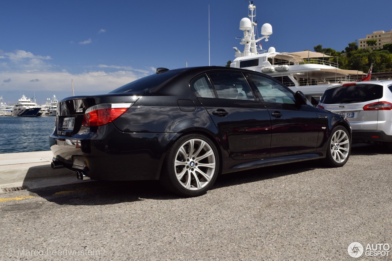 BMW M5 E60 2005