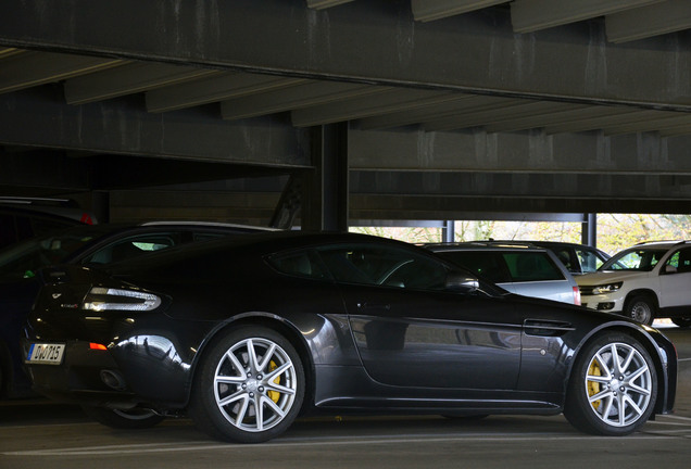 Aston Martin V12 Vantage S