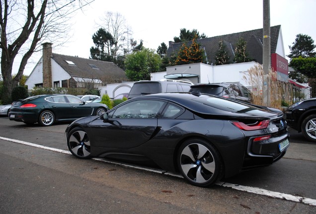 BMW i8