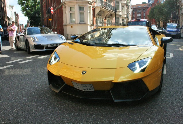 Lamborghini Aventador LP700-4