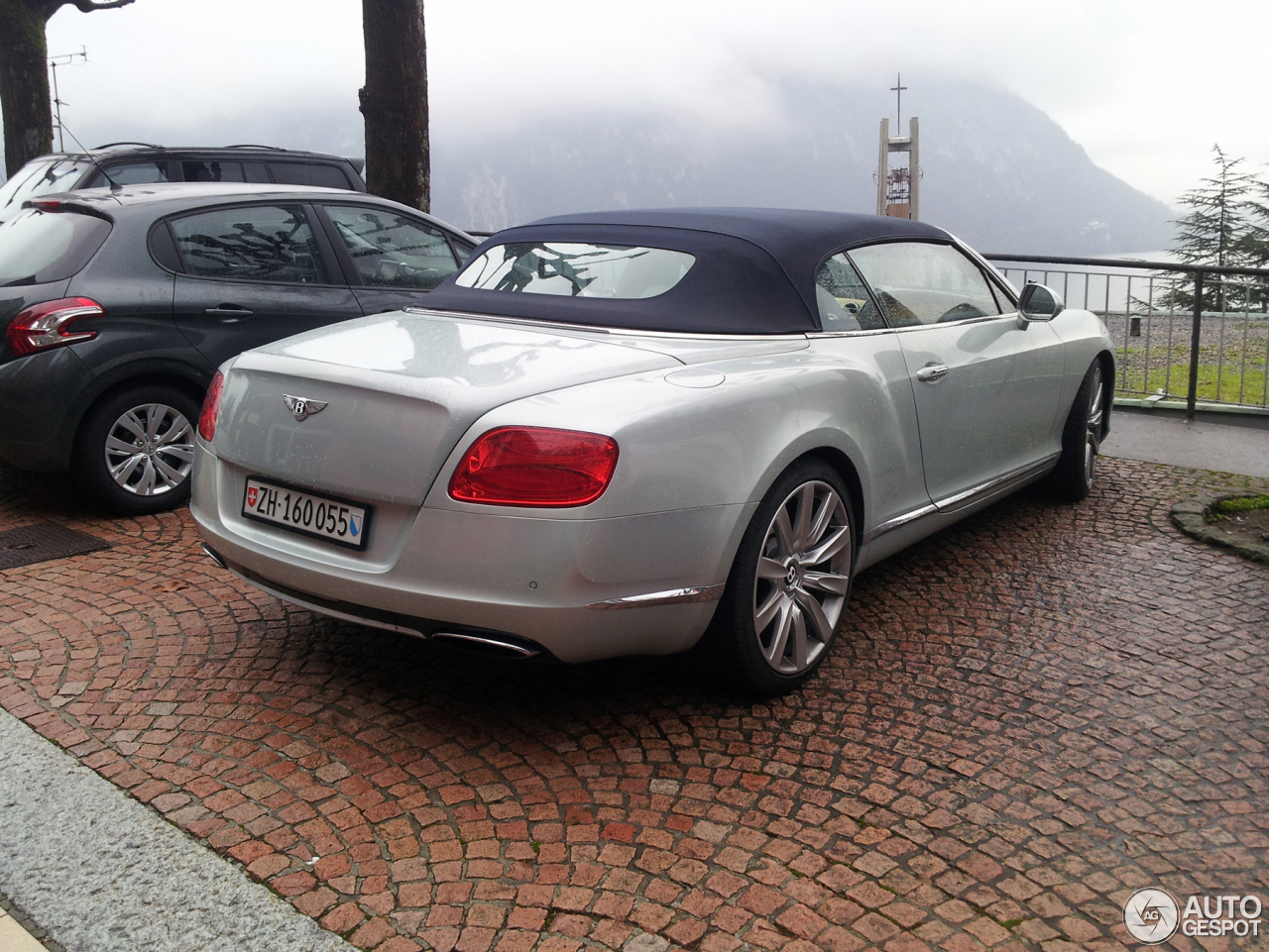 Bentley Continental GTC 2012