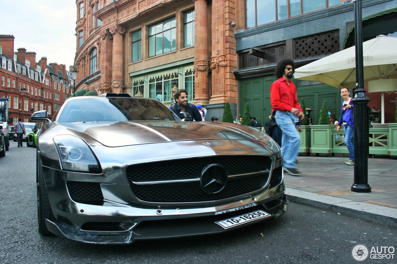 Mercedes-Benz Oakley Design SLS AMG Carbon Edition